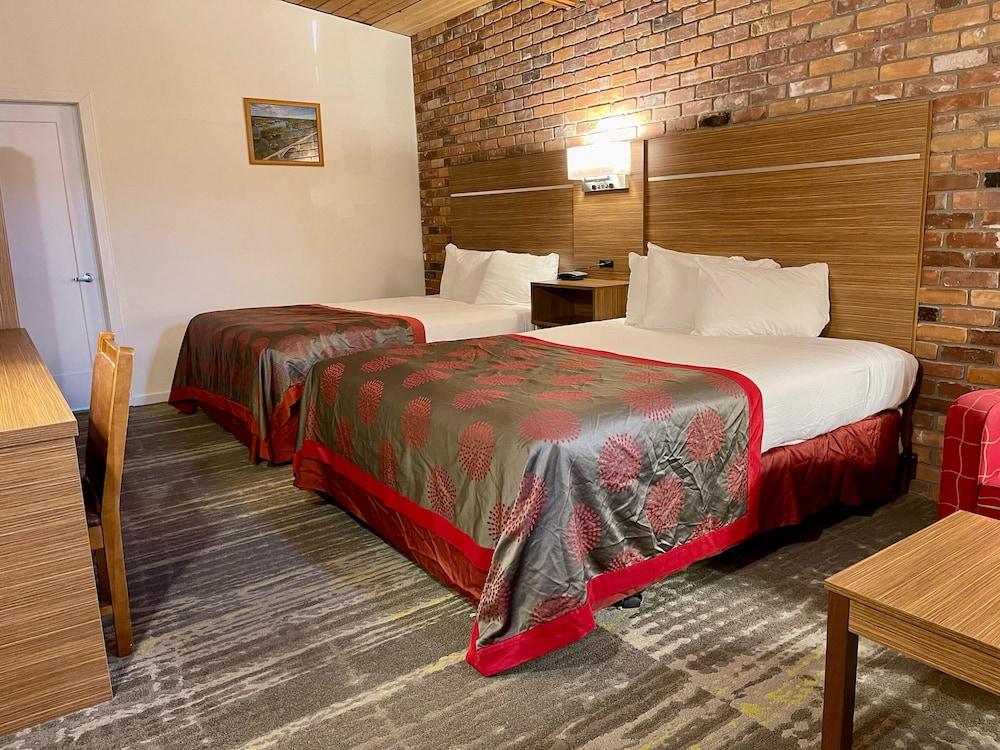 Ramada By Wyndham 1000 Islands Gananoque Exterior foto